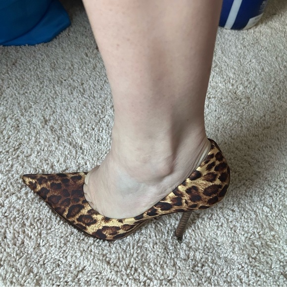 GUESS By Marciano leopard shoes - Picture 6 of 6